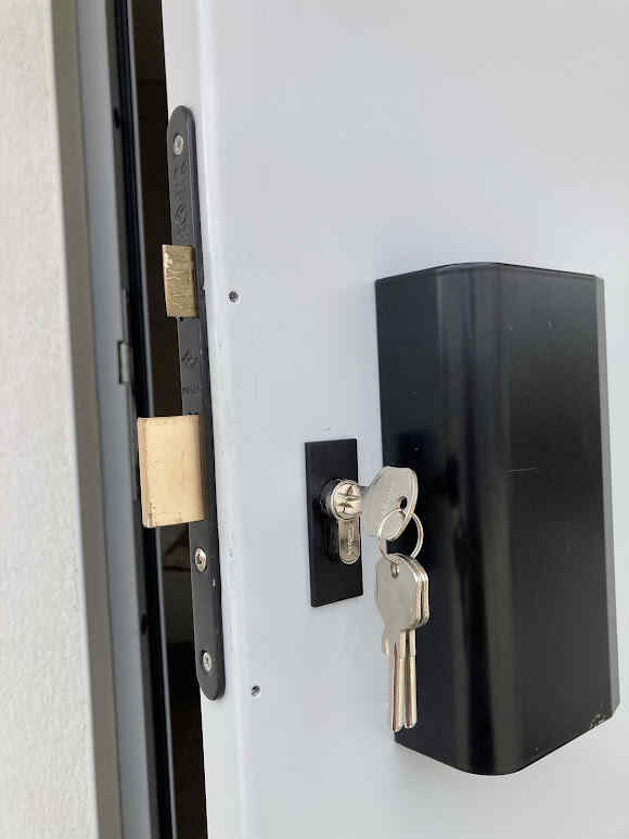 Remplacement de cylindre de serrure après perte de clés à Angers